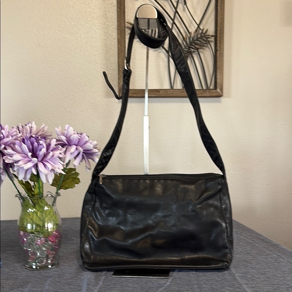 Stone Mountain Leather Shoulder Strap Handbag